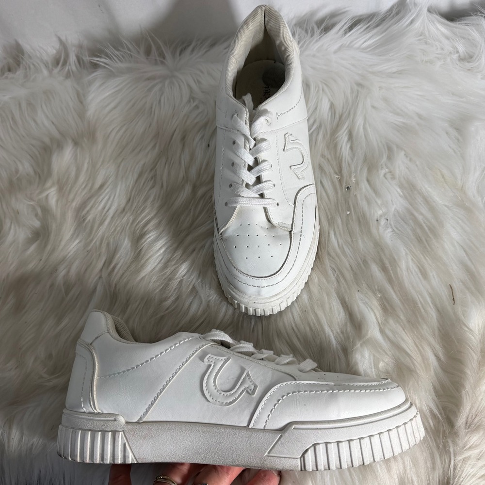 True Religion Stasha‎ White Sneaker Womens Size 9 Low Top Horseshoe Logo